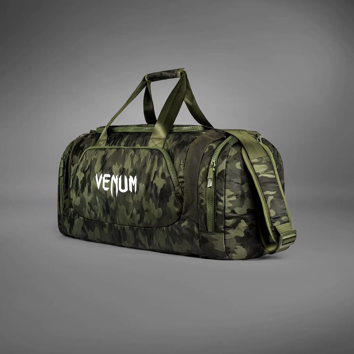 Venum Trainer Lite Sports Bag (48L) - Khaki/Camo, изглед отпред и отстрани