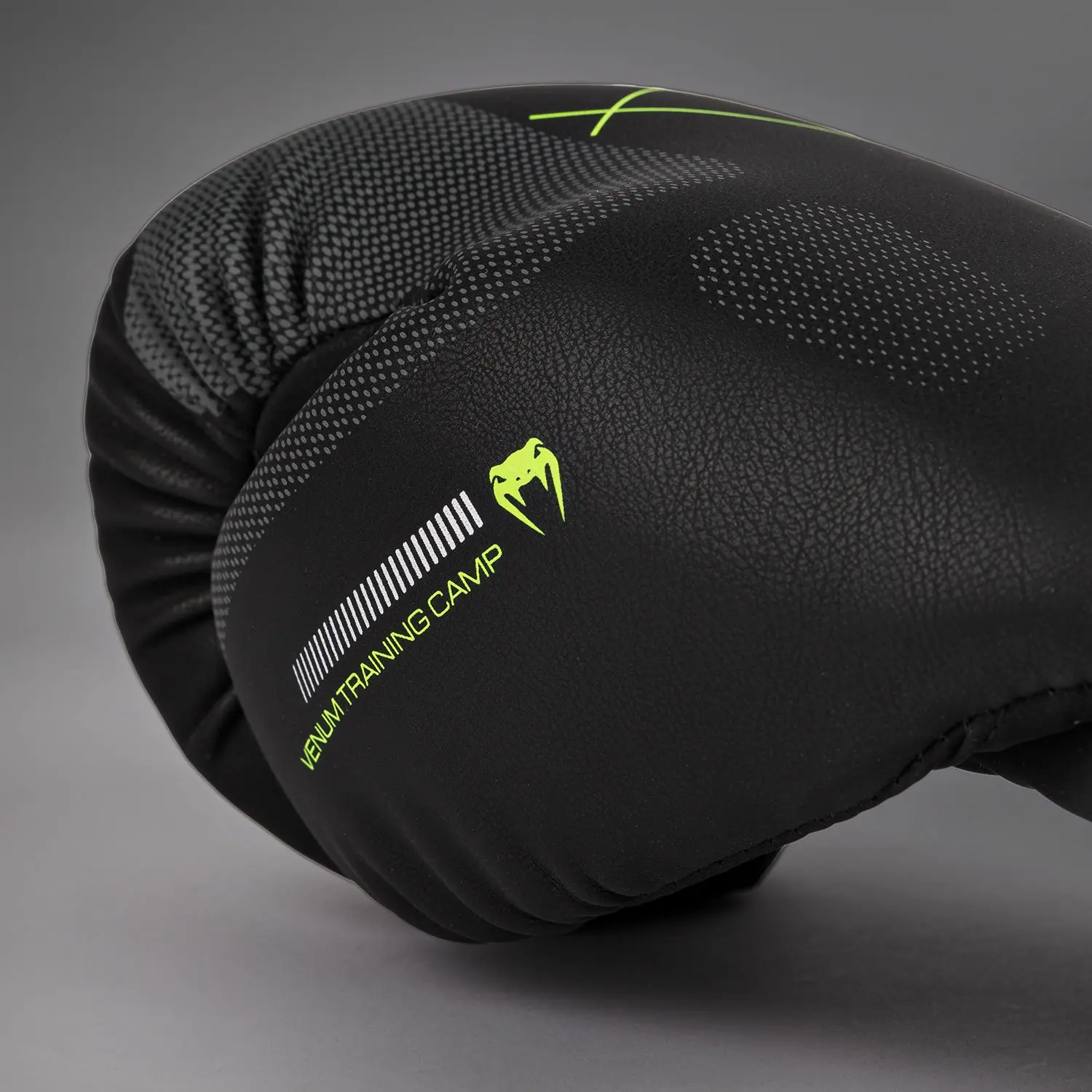 Venum Training Camp 4.0 Boxing Gloves - Black/Neon Green логото