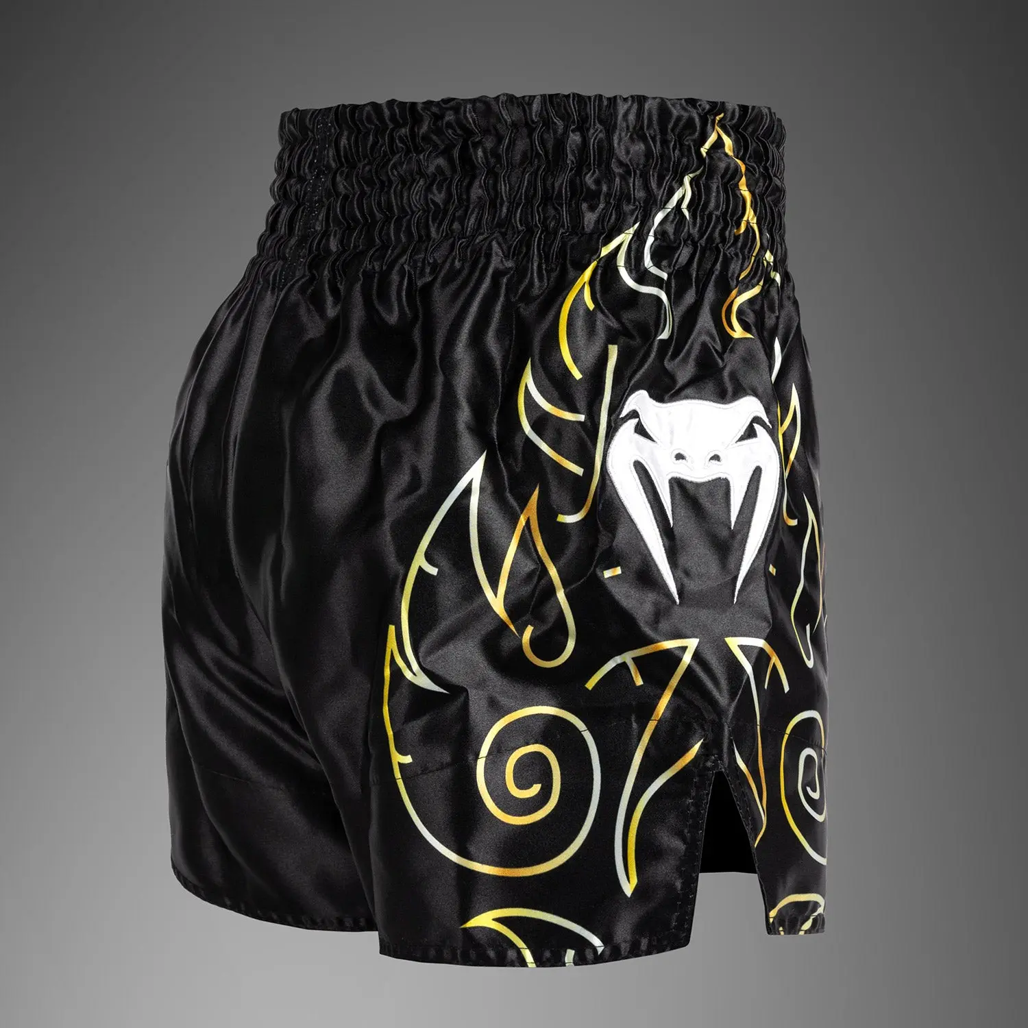 Муай Тай Шорти - Venum VTC Flames Muay Thai Shorts - Black/Gold: страничен изглед