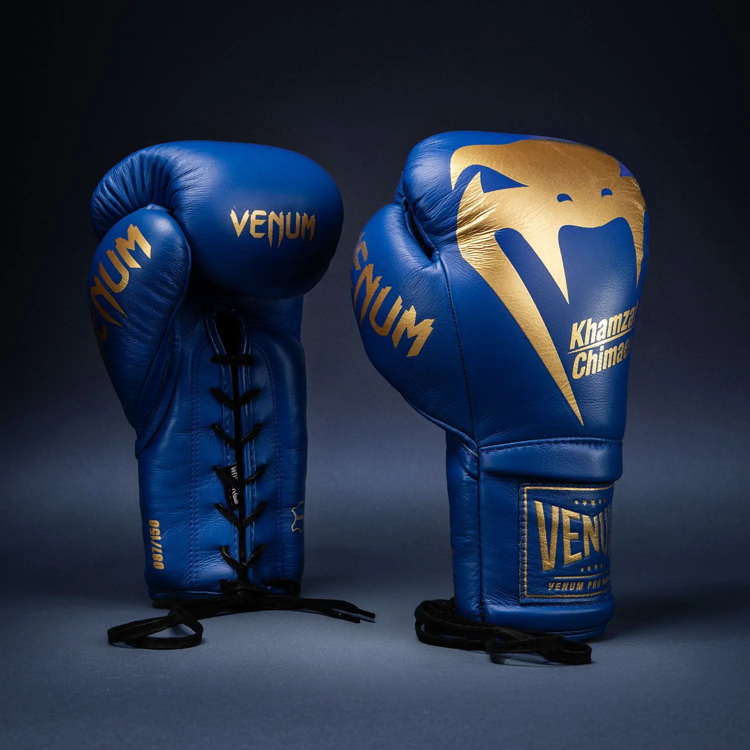 Venum Giant 2.0 Khamzat Chimaev Pro boxing gloves - Blue gold, страничен изглед