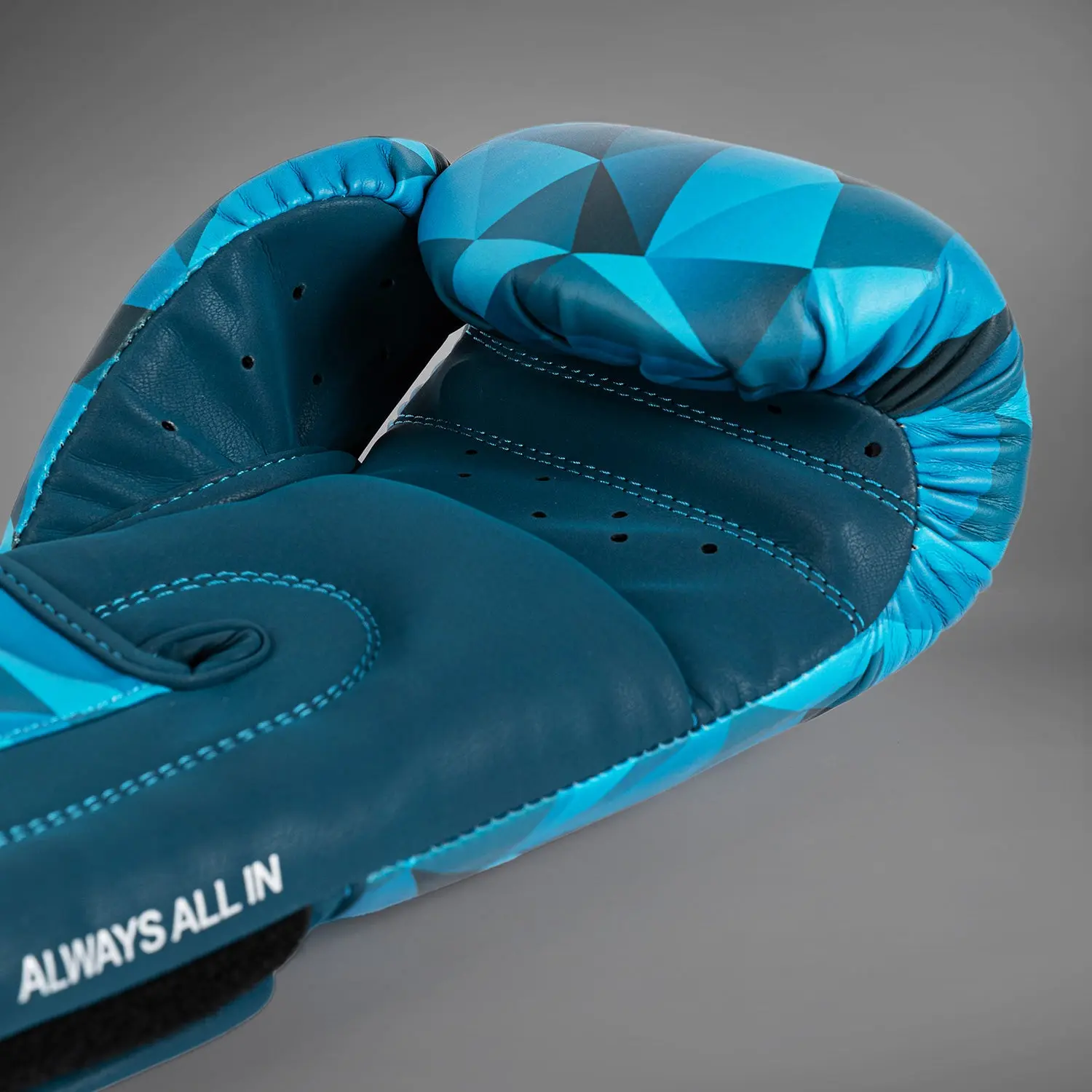 Venum x Demi Boxing Gloves - Azur Blue, вътрешна част на ръкавицата и надпис Always All In