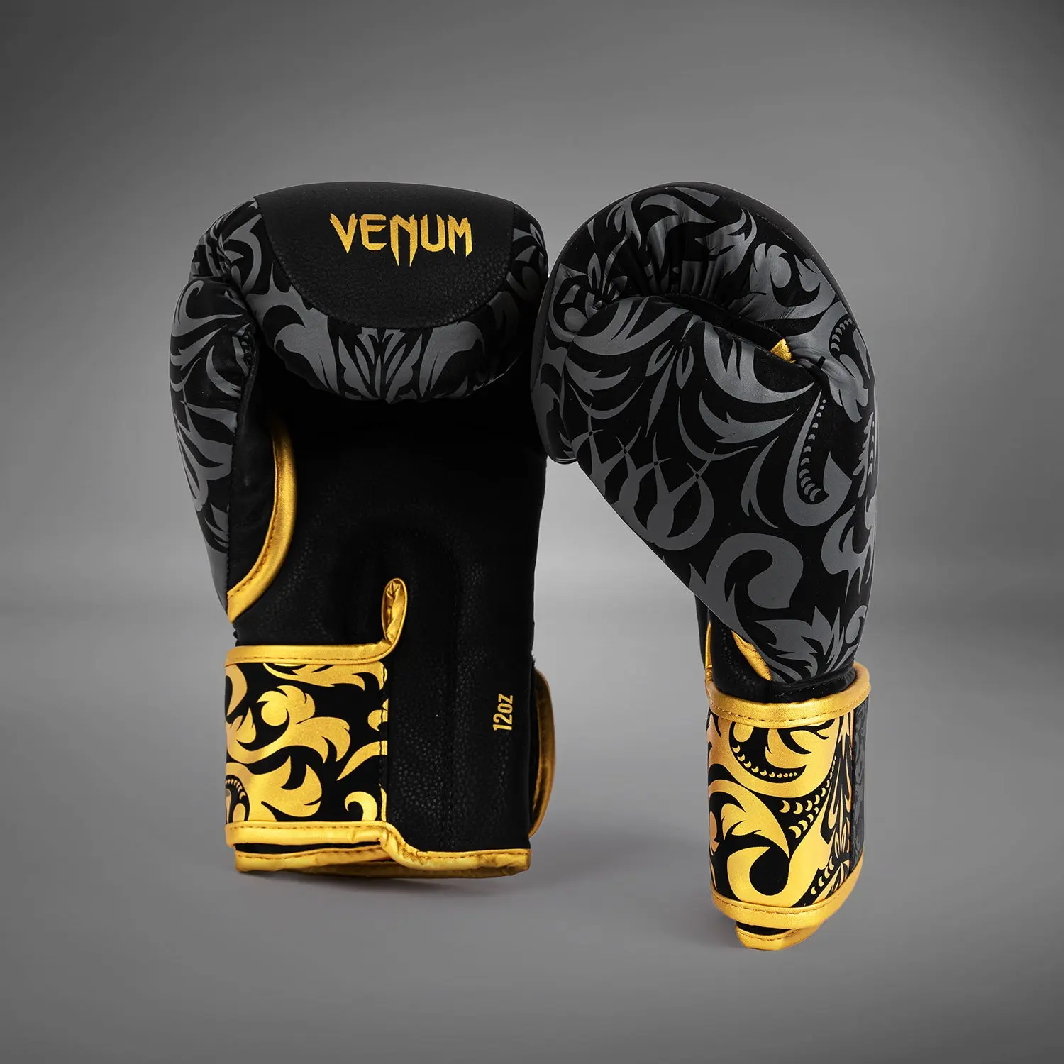 Venum x Topuria Unmatched Edition Boxing Gloves - Black/Gold преден изглед