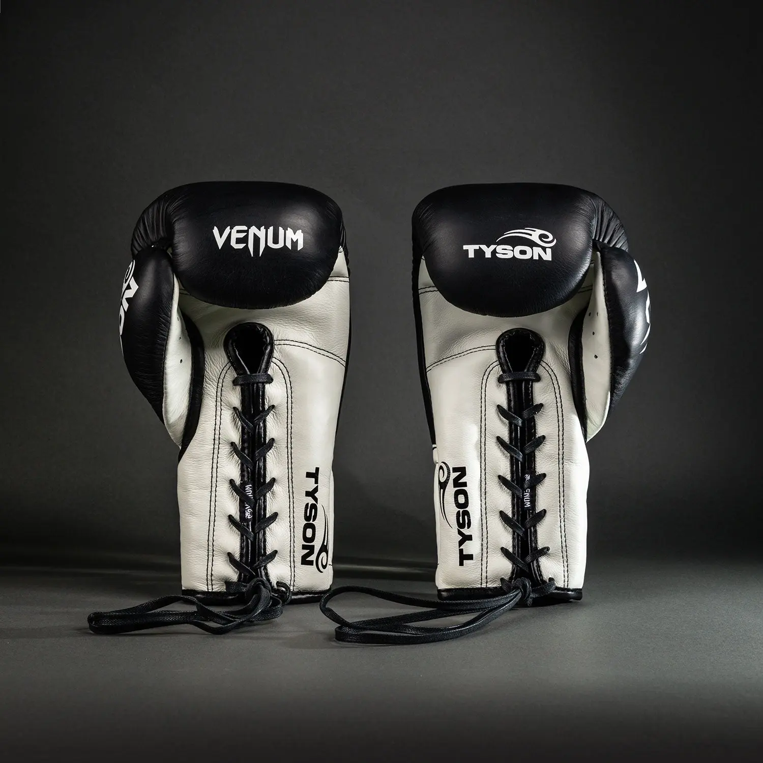 Venum Giant 2.0 Mike Tyson Pro Boxing Gloves with Laces - Deep Black/Optical White, заден изглед