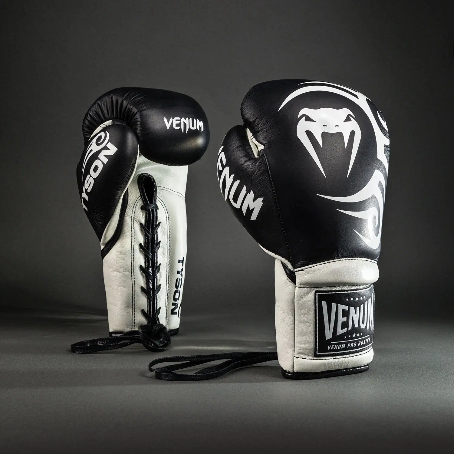 Venum Giant 2.0 Mike Tyson Pro Boxing Gloves with Laces - Deep Black/Optical White, преден изглед
