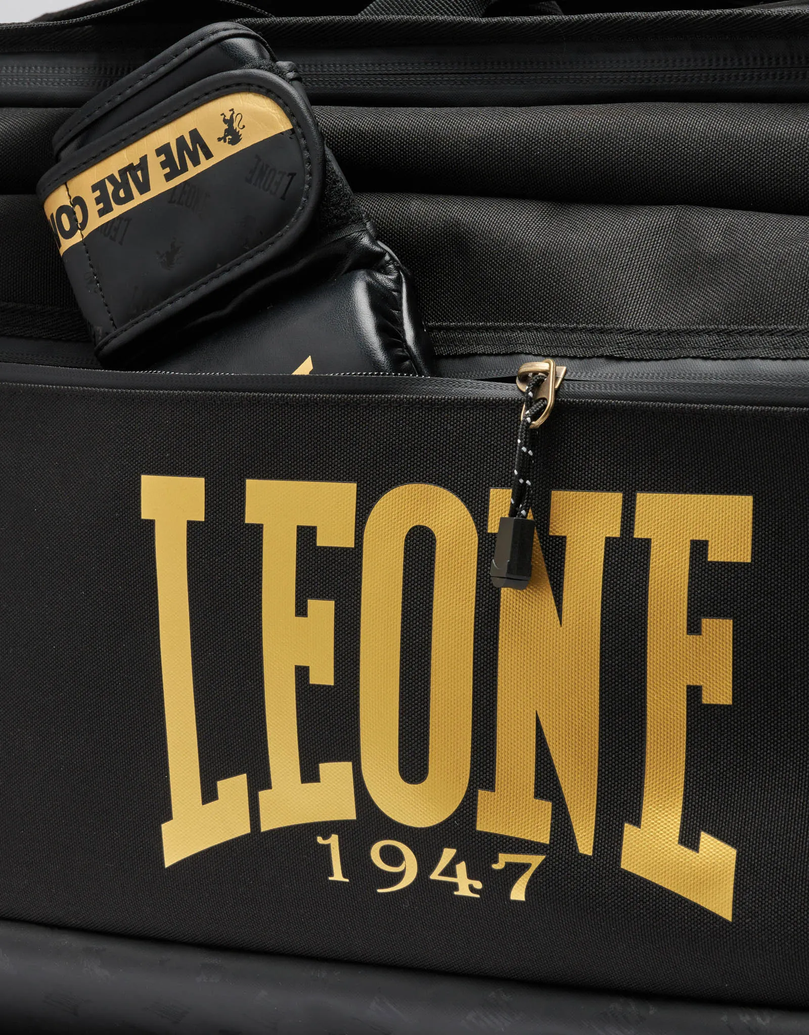 Leone 1947 XXL DNA Bag - Black с боксови ръкавици