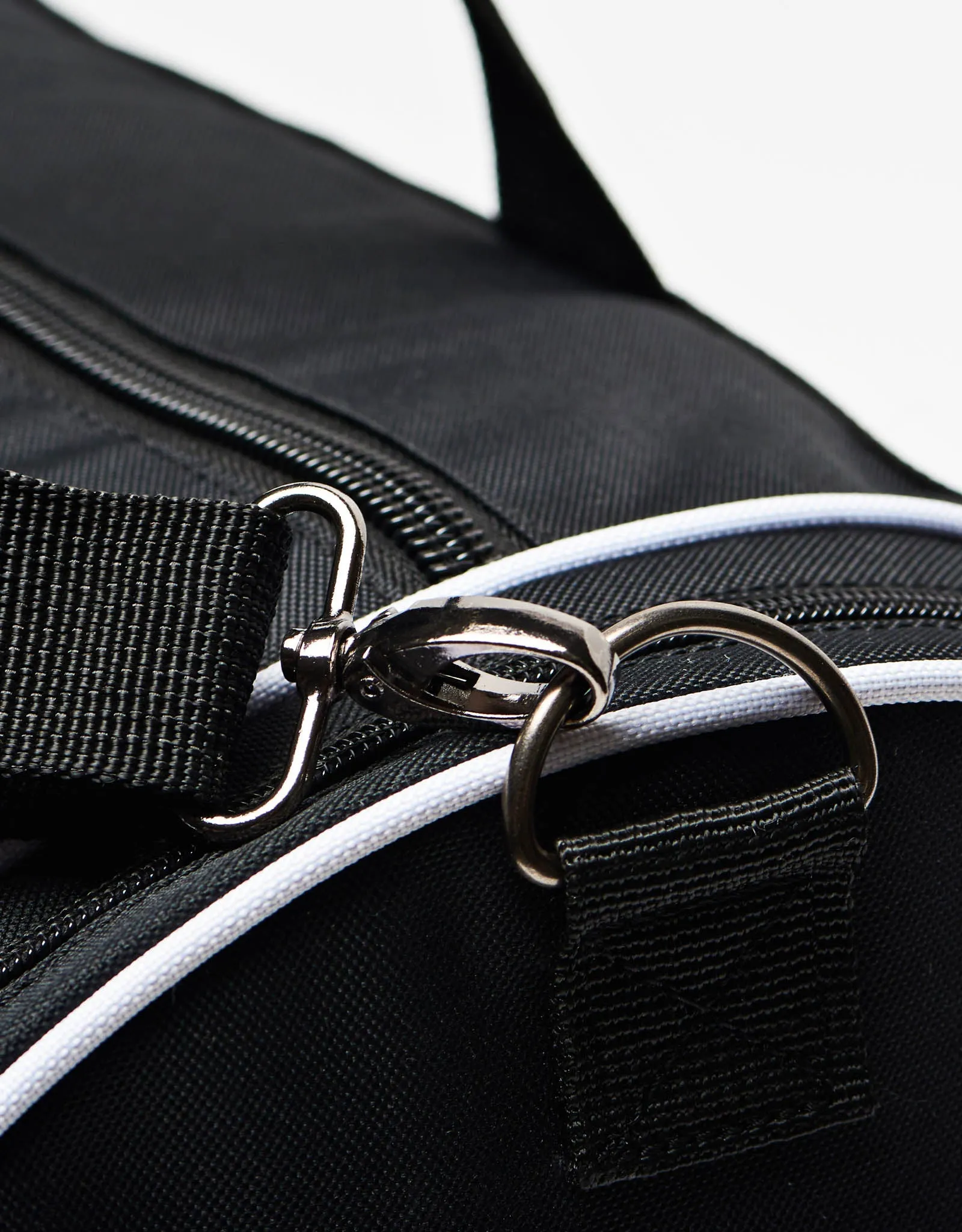 Leone 1947 Ambassador Duffel Bag - Black детайл от ципа и карабинер