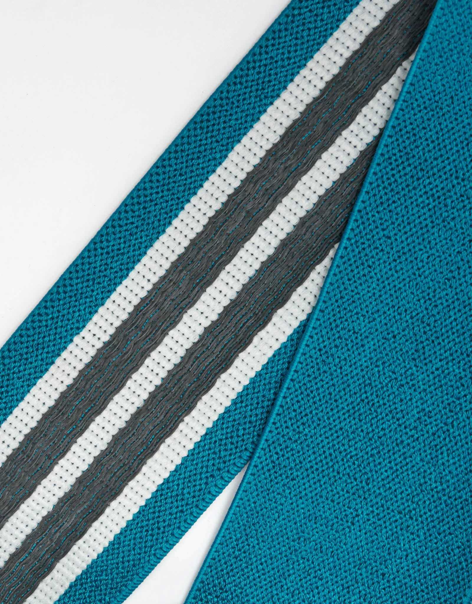Leone 1947 Elastic Bands Kit син цвят детайл