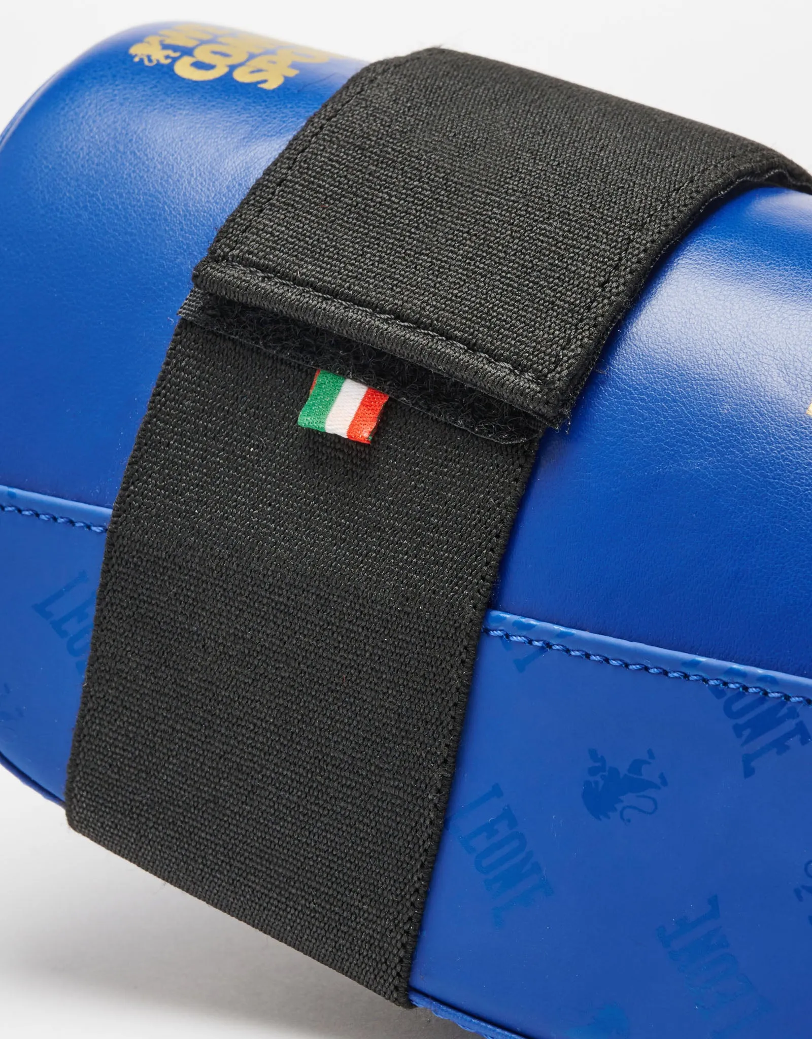 Leone 1947 DNA Shin Guards син цвят детайл