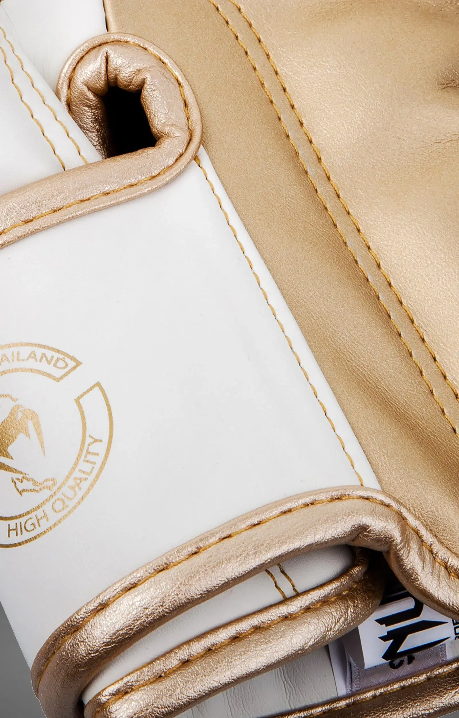 Venum Elite Boxing Gloves - White/Gold етикет Hand Made in Thailand